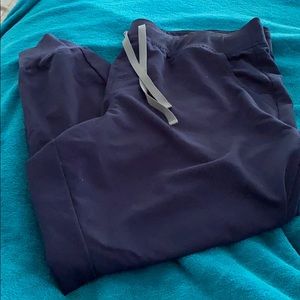 2XL FIGS Scrub Top and 2XLP FIGS Jogger Scrub pant